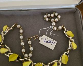 Vintage Costume Jelly Lucite Necklace