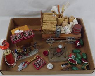 217 - Assorted Miniature & Dollhouse Items
