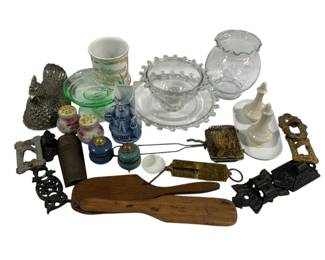1034 - Assorted Collectibles