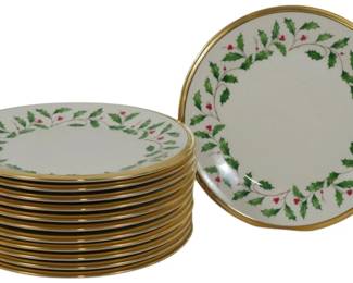 811 - 12 Lenox Holiday Plates 6.5"