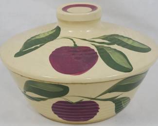 610 - Watt Pottery Apple Covered Casserole 6x8"