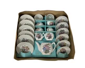 1139 - Child's Tea Set in Box