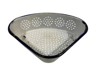 1049 - Enamelware Strainer 10 x 8