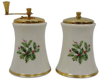 815 - Pair Lenox Holiday Shakers 4"