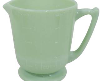 724 - Jadeite 4 Cup Measure 6"