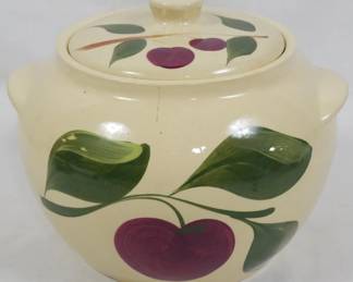 614 - Watt Pottery Apple Covered Bean Pot 7x8"