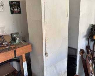 Metal cabinet