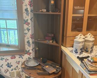 Corner cupboard made from door