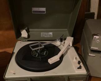 Vintage GE Solid State Automatic Record Player Turntable in Case