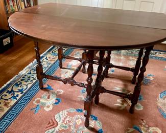 Gateleg table