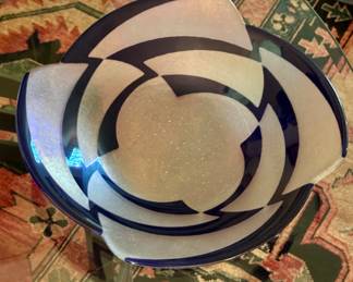 Claritas Leeds (California) artglass bowl.