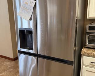 LG Side by Side w: craft ice, print proof, water dispenser purchased 4/3/23