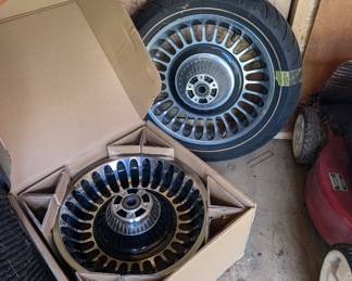 Harley Davidson Rims and Tire