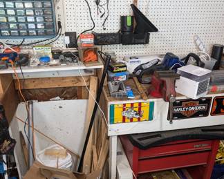 Kitchen Hardware new in the boxes - Vise - Tool Box