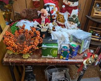 Christmas Items - Tripod