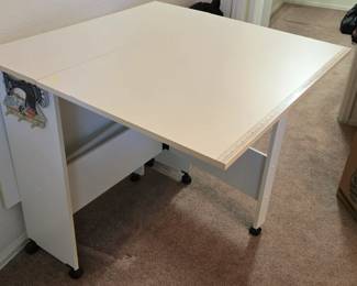 Cutting table