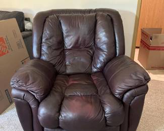76 LeatherOverstuffedStyleManualRecliner