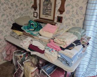 blankets , sheets