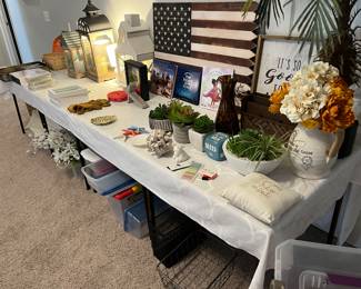 DECOR / FLORAL / LANTERNS