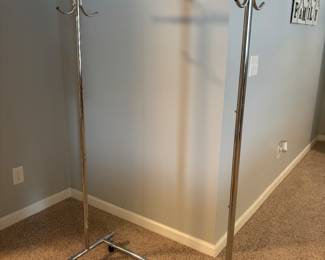CLOTHING RACK