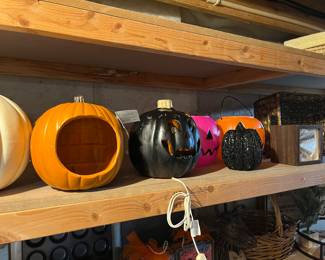 SELECTION OF PUMKINS