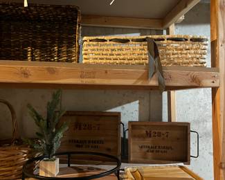 BASKETS & TRAYS