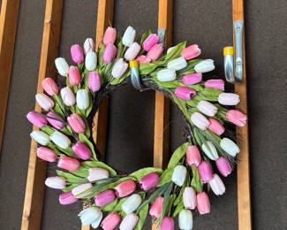 TULIP WREATH