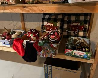 STOCKING / LARGE ORNAMENTS / PILLOWS