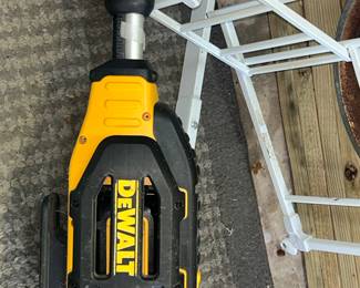 DEWALT 40V WEEDEATER