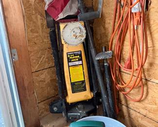 FLOOR JACK