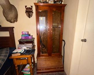 GUN CABINET