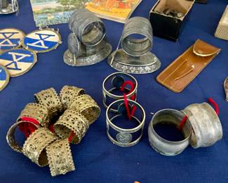 ANTIQUE MERIDEN VICTORIAN SILVERPLATE 2 NAPKIN RINGS