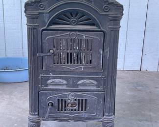 ANTIQUE WOOD STOVE