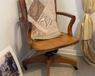 VINTAGE OAK DESK CHAIR
