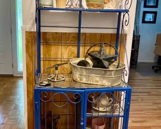 METAL BAKER’S RACK