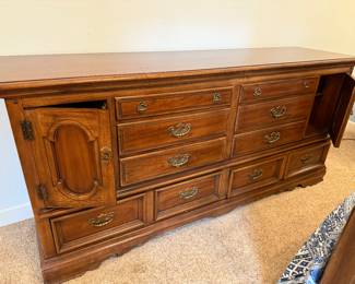 Kent Coffey Carriage Trade Dresser