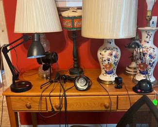 Many lamps