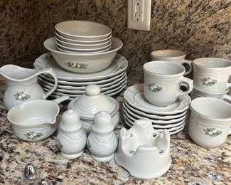 Pfaltzgraff dinnerware set