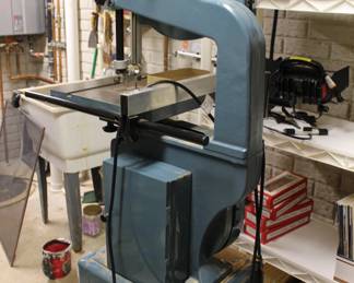 Floor model jig saw