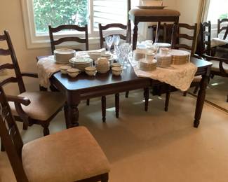 DR table/leaf/6 chairs