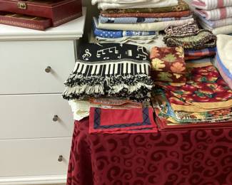 Sheets/Towels/Tablecloths