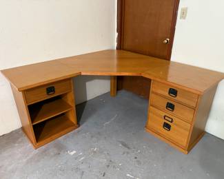 Solid wood desk comes apart in 3 parts