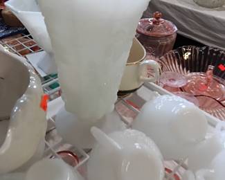 Milk glass vase
10.00
#17