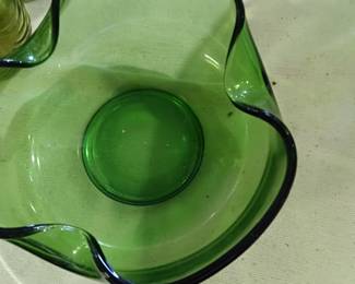 Smaller green bowl
5.00