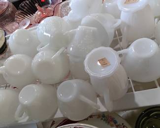 Milk glass cups
2/1.00
#20