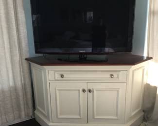 Corner Console