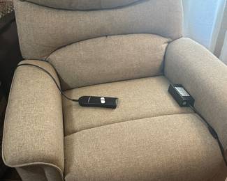 Lift chair 