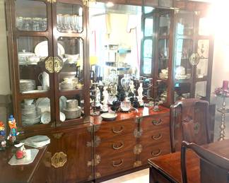 Stunning vintage Henredon Asian Ming style dining room