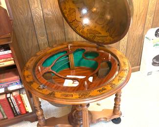 Vintage Italian globe zodiac bar
