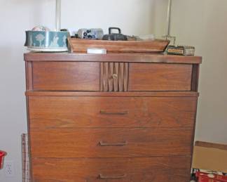 Bassett MCM Chest, Lamps